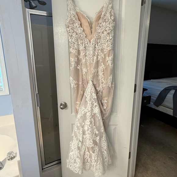 Ella Rosa Elegant Lace Wedding Dress in Cream and White - Picture 4 of 13